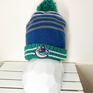 Vancouver Canucks NHL Bennie Hat EUC